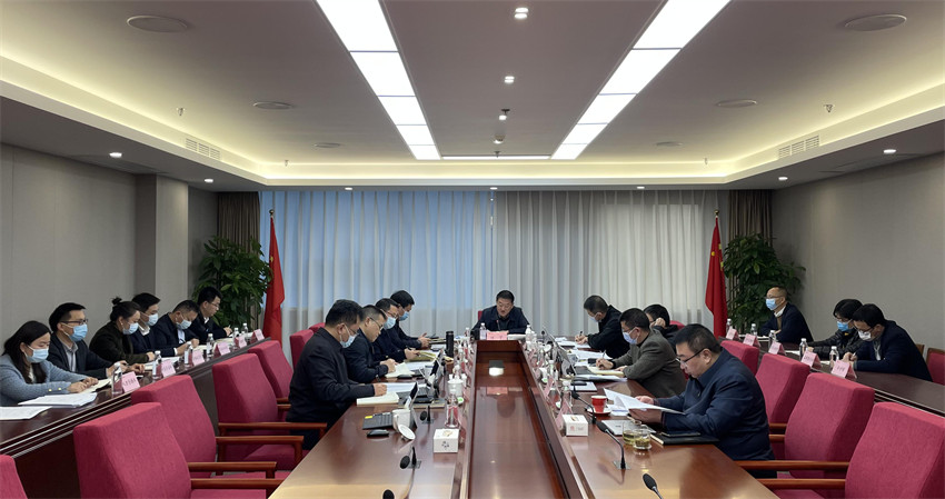 鸿运国际集团党委理论学习中心组专题学习党的十九届六中全会精神