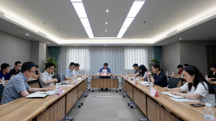 鸿运国际集团召开规范上市公司业务治理专题会