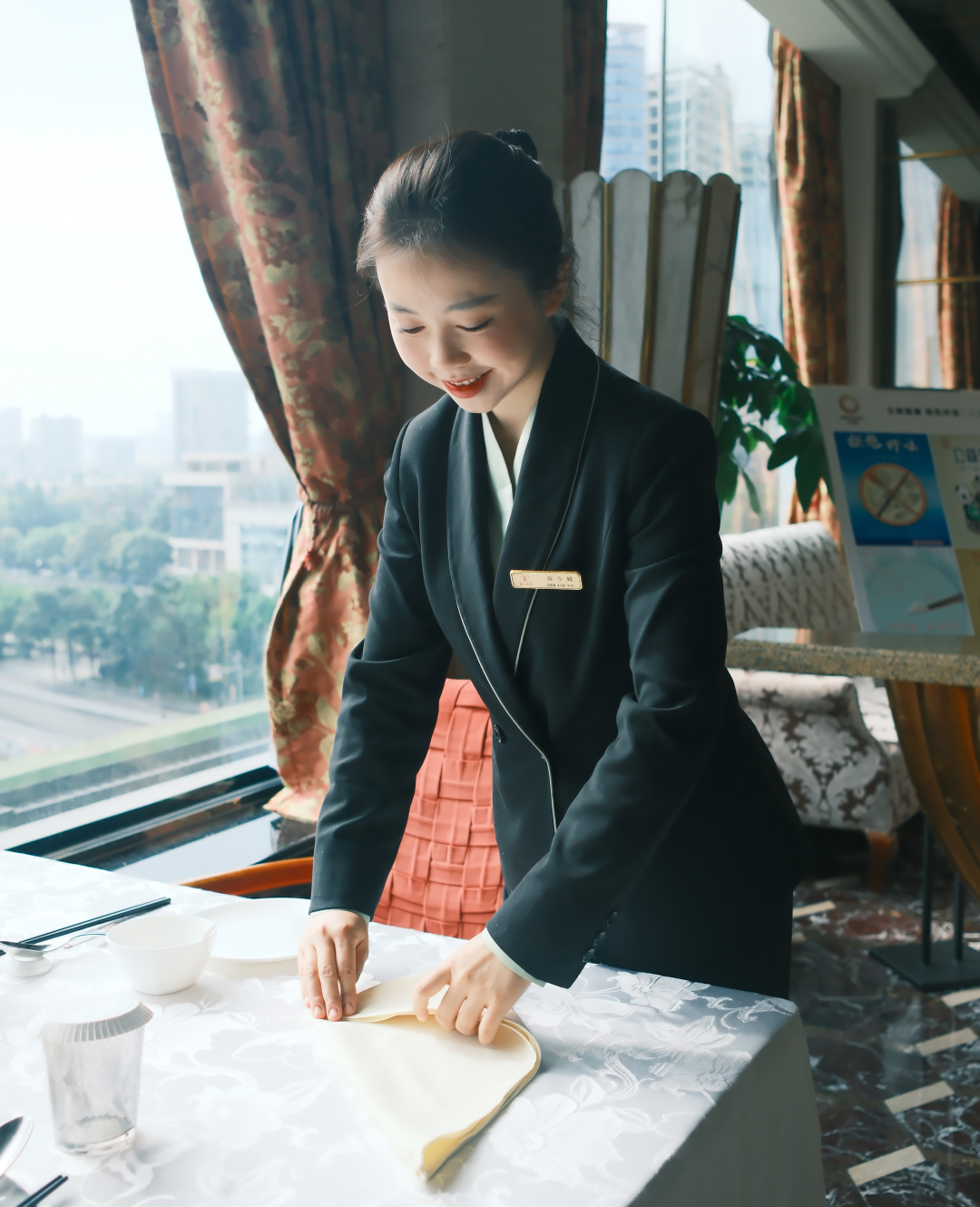 省鸿运国际集团宽大团员青年扎基础职岗位为集团高质量生长孝顺青春实力