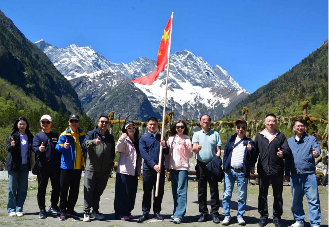 省鸿运国际集团开展2025年劳模工匠疗休养研学活动